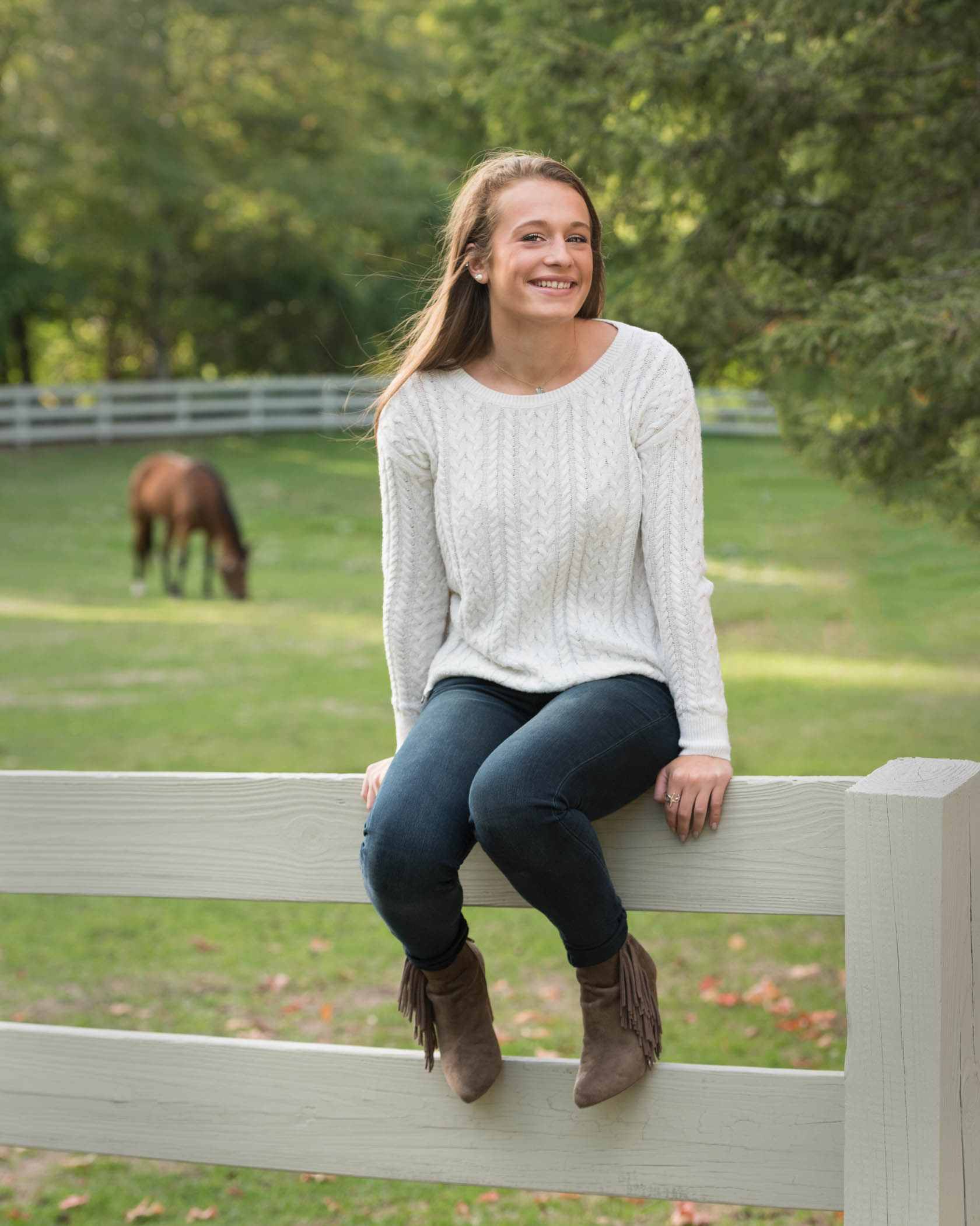 Jennifer Jule Studios: Portfolio of senior portrait photography.